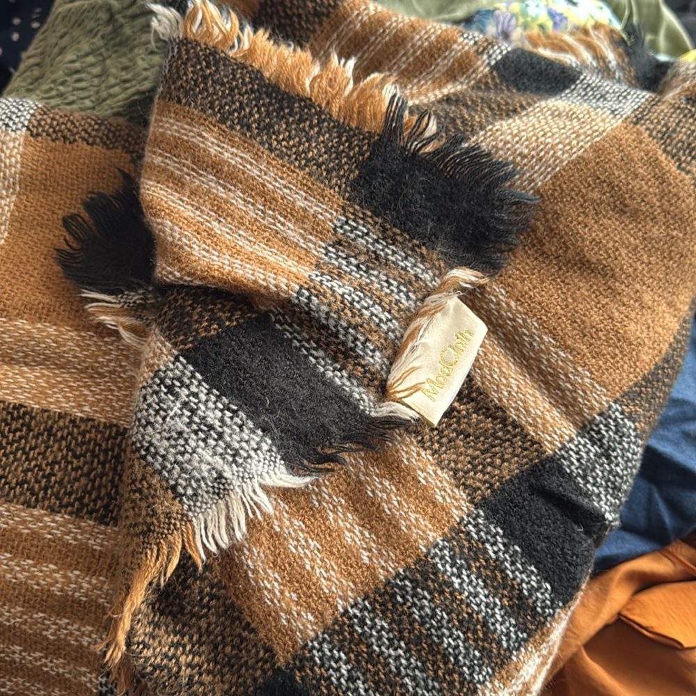 Scarf - Picture 4 of 4